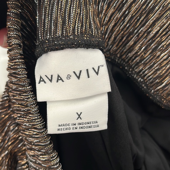 NWT! Ava & Viv Metallic Gold Wide Leg Crop Pant - Picture 4 of 5